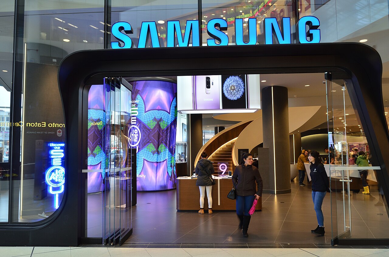 Entrance to Samsung Experience Store at Toronto Eaton Centre in April 2018